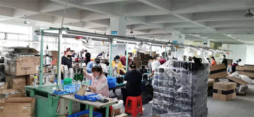 四個月登頂淘寶特價版，誰將接棒美的與格力？